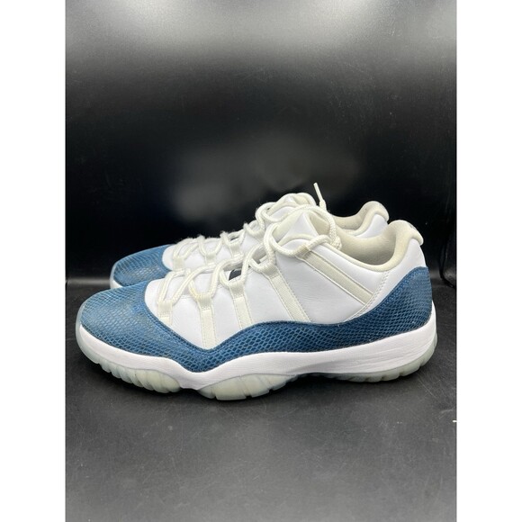 Athletic_Shoes